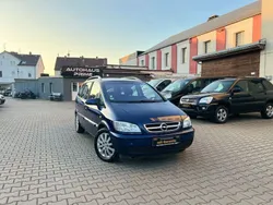 Blau Gebraucht 2005 Opel Zafira Njoy Van / Kleinbus | 3.999 € (Etwas zu teuer)