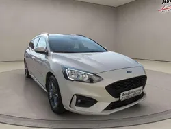 Beige Gebraucht 2020 Ford Focus ST-Line Kombi | 15.780 € (Fairer Preis)