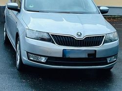 Silber Gebraucht 2014 Skoda Rapid Limousine | 6.600 € (Fairer Preis)