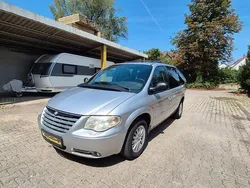 Silber Gebraucht 2006 Chrysler Voyager Van / Kleinbus | 2.280 € (Guter Preis)