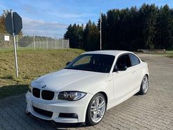 Weiß Gebraucht 2011 BMW 118 Coupé M Sport Coupé | 9.490 € (Teuer)