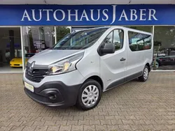Grau Gebraucht 2015 Renault Trafic Expression Van | 18.489 €