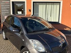 Grau Gebraucht 2008 Toyota Yaris Cool Limousine | 2.990 € (Fairer Preis)