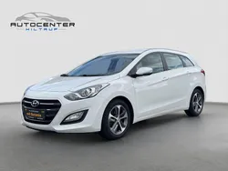 Weiß Gebraucht 2016 Hyundai i30 Kombi | 8.470 € (Guter Preis)