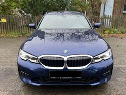 Blau Gebraucht 2020 BMW 330 Sport Line Kombi | 22.900 € (Superpreis)