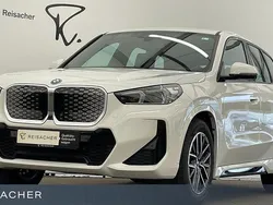 Alpinweiss Gebraucht 2024 BMW iX1 Shadowline SUV | 43.444 € (Fairer Preis)