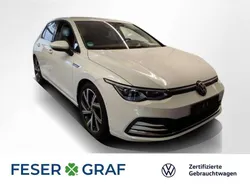 Pure white Gebraucht 2022 VW Golf VIII Style Limousine | 26.608 € (Guter Preis)