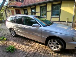 Grau Gebraucht 2001 Opel Omega Kombi | 1.000 € (Guter Preis)