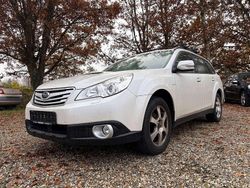 Weiß Gebraucht 2010 Subaru Legacy Active Kombi | 1.950 €