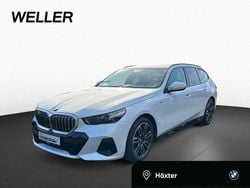 Mineralweiß (weiß) Gebraucht 2024 BMW 540 M Sport Kombi | 57.710 € (Superpreis)