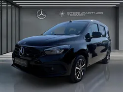 Schwarz Gebraucht 2023 Mercedes EQT200 Van / Kleinbus | 27.990 € (Fairer Preis)