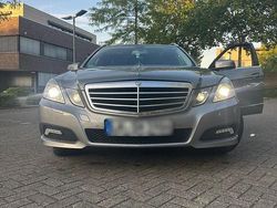 Grau Gebraucht 2010 Mercedes E200 Kombi | 4.650 € (Fairer Preis)