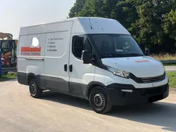 Weiß Gebraucht 2018 Iveco Daily Van / Kleinbus | 10.900 €