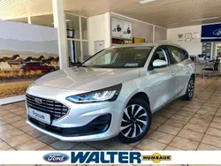 Silber Gebraucht 2023 Ford Focus Titanium Limousine | 20.399 € (Fairer Preis)
