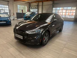 Grau Gebraucht 2022 Ford Mustang Mach-E Premium SUV | 41.990 € (Teuer)