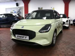 Gelb Gebraucht 2024 Suzuki Swift Comfort Kleinwagen | 19.950 € (Teuer)