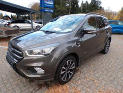 Grau Gebraucht 2018 Ford Kuga ST-Line SUV | 18.990 € (Fairer Preis)