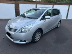 Grau Gebraucht 2012 Toyota Verso Van / Kleinbus | 8.900 € (Fairer Preis)