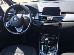 Weiß Gebraucht 2021 BMW 225 Active Tourer Van / Kleinbus | 19.000 €