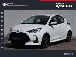 Weiß Gebraucht 2022 Toyota Yaris Hybrid Team Kleinwagen | 19.440 € (Fairer Preis)