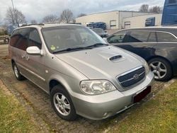Silber Gebraucht 2004 Kia Carnival EX Van / Kleinbus | 1.499 € (Superpreis)