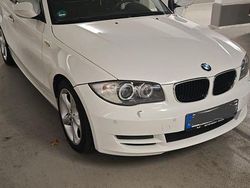 Weiß Gebraucht 2009 BMW 118 Coupé Coupé | 4.300 € (Fairer Preis)