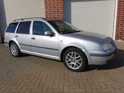Silber Gebraucht 2001 VW Bora Highline Limousine | 1.998 €