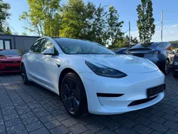Weiß Gebraucht 2023 Tesla Model 3 Standard Range Plus Limousine | 25.950 € (Superpreis)