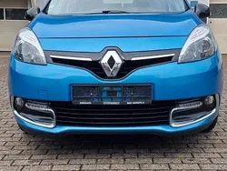 Blau Gebraucht 2013 Renault Mégane GrandTour Bose Edition Kombi | 3.150 € (Superpreis)