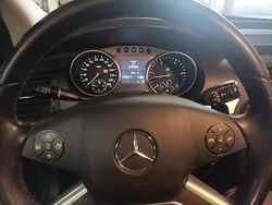 Schwarz Gebraucht 2006 Mercedes R320 Van / Kleinbus | 6.700 € (Teuer)