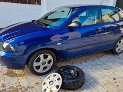 Blau Gebraucht 2004 Seat Ibiza Fresh Limousine | 1.800 € (Fairer Preis)
