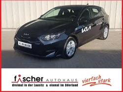 Zilinaschwarz Gebraucht 2024 Kia Ceed Vision Limousine | 22.395 € (Fairer Preis)