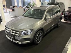 Mountaingrau met. Gebraucht 2022 Mercedes GLB200 Style SUV | 28.700 € (Guter Preis)