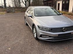 Grau Gebraucht 2021 VW Passat Kombi | 18.500 € (Superpreis)
