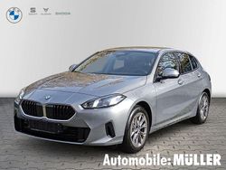 Grau Gebraucht 2024 BMW 120 Performance Kleinwagen | 31.690 € (Superpreis)