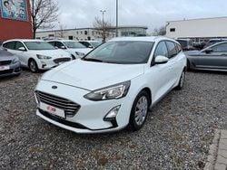 Weiß Gebraucht 2020 Ford Focus Cool & Connect Limousine | 9.999 € (Guter Preis)