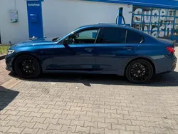 Blau Gebraucht 2020 BMW 330e Limousine | 36.500 €