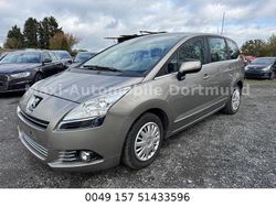 Grau Gebraucht 2013 Peugeot 5008 Active Van / Kleinbus | 3.330 € (Fairer Preis)