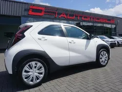 Super whi (weiß) Neu 2025 Toyota Aygo Business Edition Kleinwagen | 18.990 €