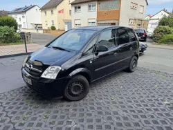 Schwarz Gebraucht 2003 Opel Meriva Essentia Van / Kleinbus | 1.750 € (Fairer Preis)