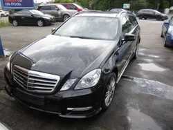 Schwarz metallic Gebraucht 2012 Mercedes E350 Kombi | 6.500 €