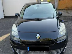 Schwarz Gebraucht 2011 Renault Grand Scénic III Dynamique Van / Kleinbus | 4.900 € (Fairer Preis)