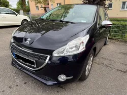 Blau Gebraucht 2014 Peugeot 208 Style Kleinwagen | 5.150 € (Guter Preis)