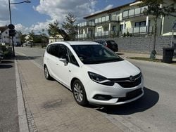 Schneeweiss/summitwhite/arctic Gebraucht 2017 Opel Zafira Tourer Business Innovation Van / Kleinbus | 4.750 €