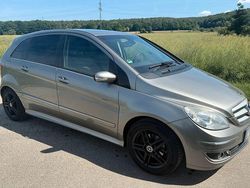 Grau Gebraucht 2007 Mercedes B170 Van / Kleinbus | 6.850 € (Teuer)