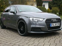 Monsungrau metallic Gebraucht 2018 Audi A3 Sportback Kleinwagen | 21.750 € (Etwas zu teuer)