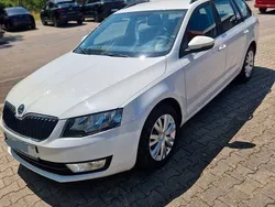 Weiß Gebraucht 2014 Skoda Octavia Kombi | 6.950 € (Guter Preis)