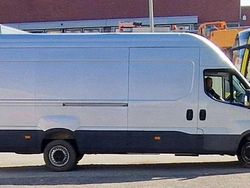 Silber Gebraucht 2017 Iveco Daily Van | 15.999 € (Fairer Preis)