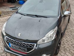 Grau Gebraucht 2013 Peugeot 208 GTi Kleinwagen | 5.495 € (Fairer Preis)