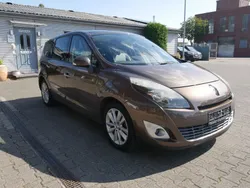 Braun Gebraucht 2010 Renault Grand Scénic III Luxe Van / Kleinbus | 4.490 € (Fairer Preis)